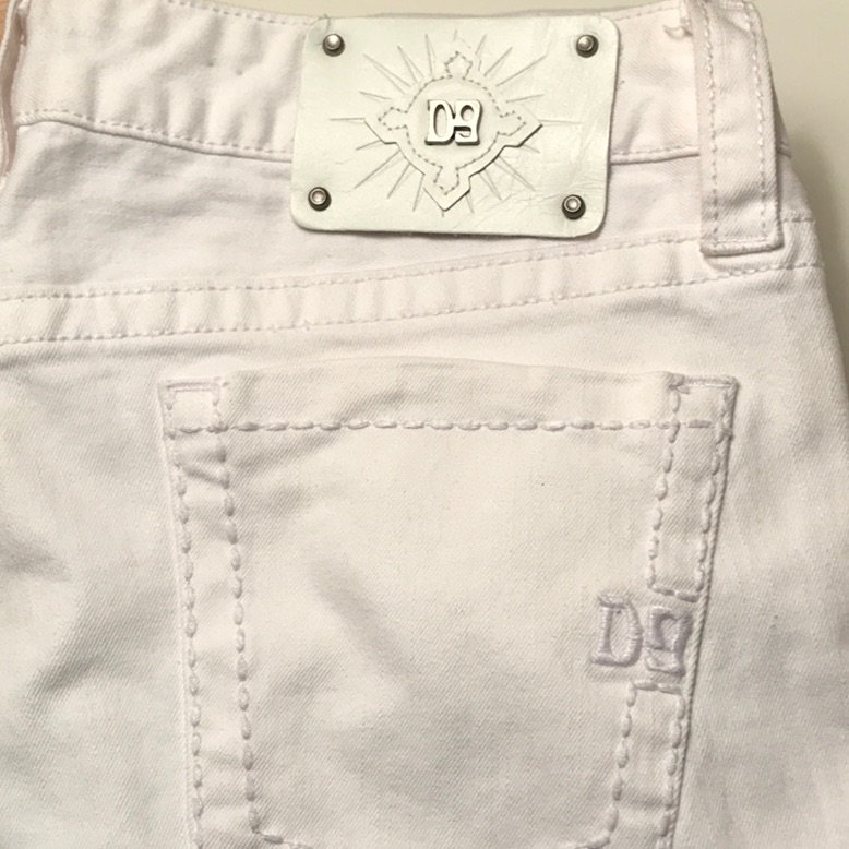 District 9 White Jeans Nwot